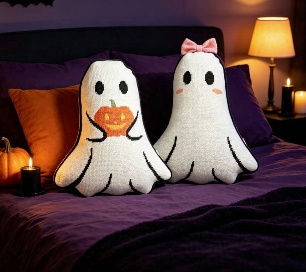 Halloween Ghost Reading Book Throw Pillow Cover, Spooky Library Bookshelf Skull Candlestick Decorative Pillowcase, Retro Halloween Cushion Cover