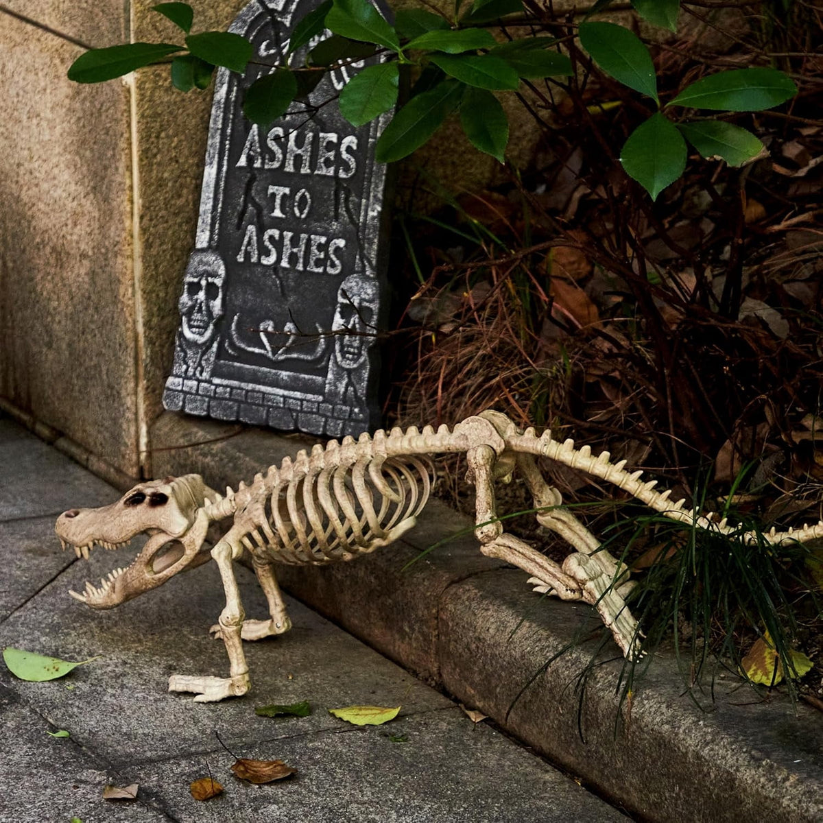 Joyfy Halloween Skeleton Fish Skeleton Halloween Decor,Plastic Skeleton with LED Eye for Halloween Decoration Outdoor Haunted House Party