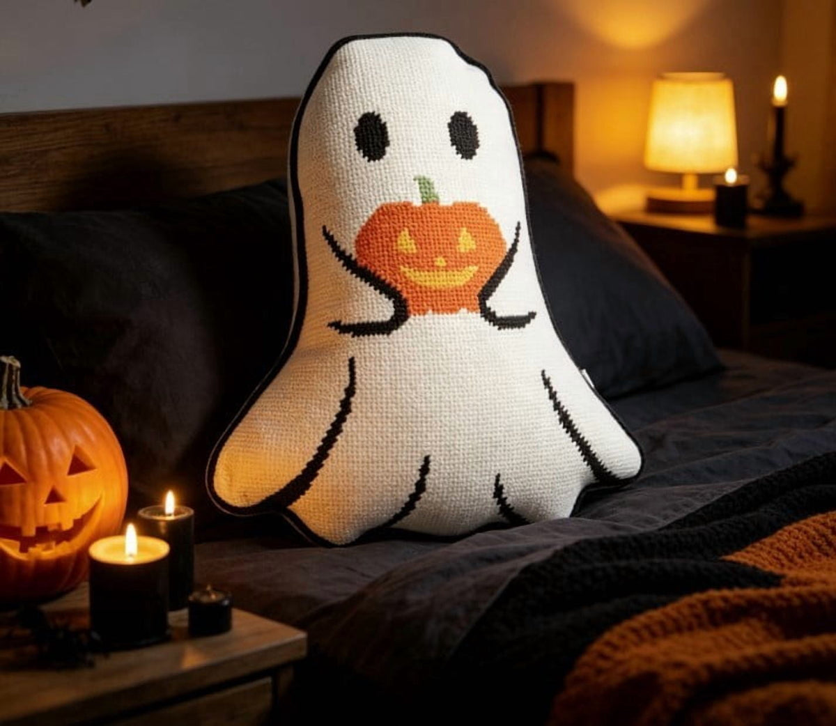Halloween Ghost Reading Book Throw Pillow Cover, Spooky Library Bookshelf Skull Candlestick Decorative Pillowcase, Retro Halloween Cushion Cover