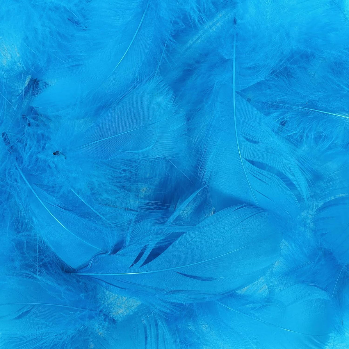 600PCS Red Feathers, 3-4.7 inch Feathers Bulk for DIY Crafts Wedding Halloween Costume Party Decorations Dream Catcher Supplies