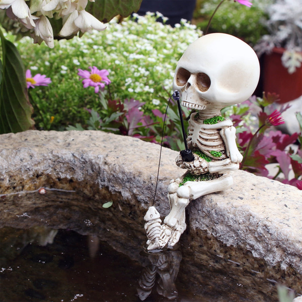 Darzheoy Halloween Fishing Skeleton Garden Accessory, Mini Skeleton Figurines Statue Decor Pond Waterfalls Gothic Home Office Desk Holiday Ornament