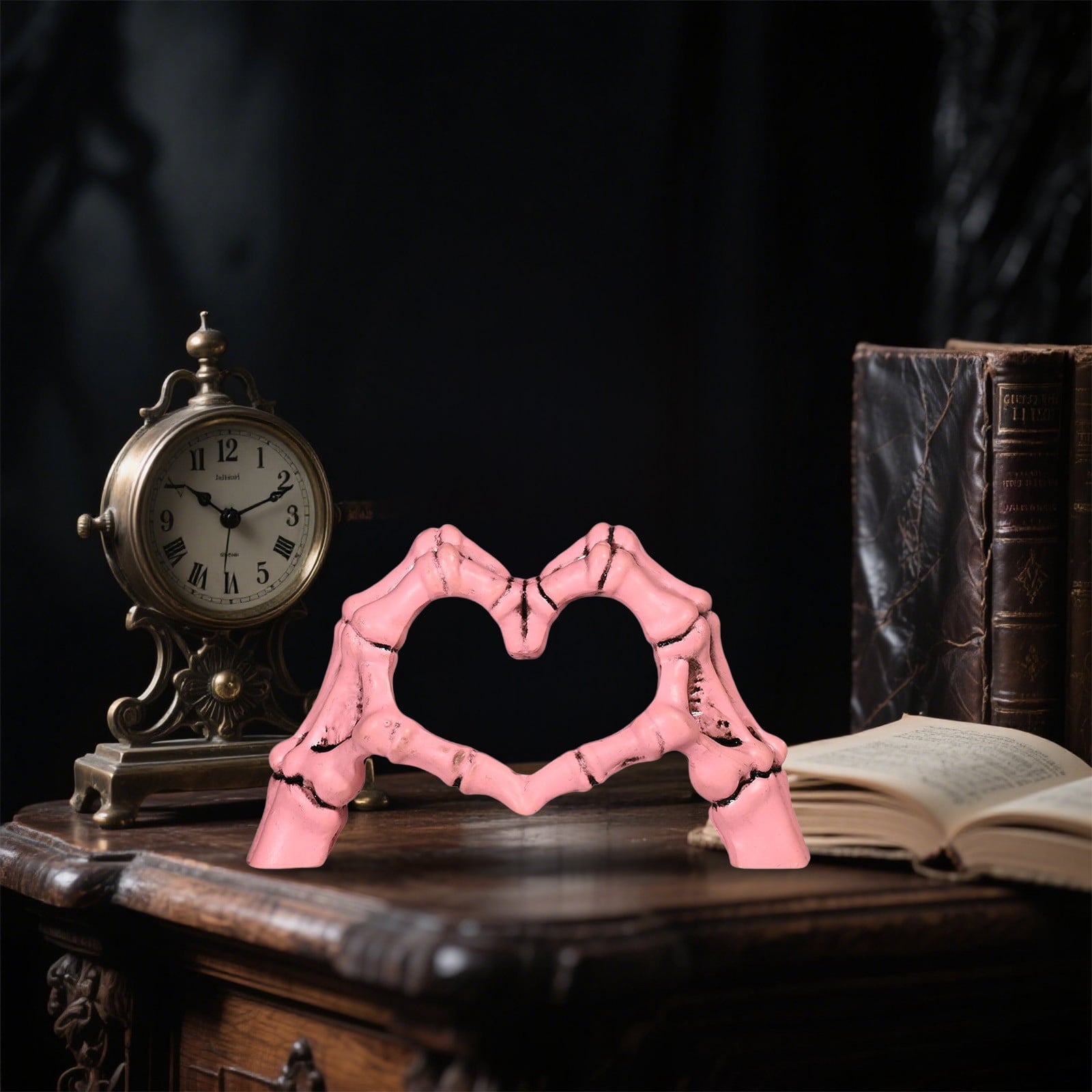 Eoozwa Skeleton Heart Hands Resin Ornament, Gothic Home Decor, Halloween Party Centerpiece, Unique Heart Shape Holiday Gift for Collectors, Spooky Decorations